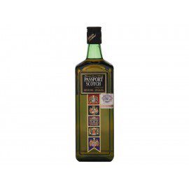 Caja de Whisky Passport 8 Años 700 ml